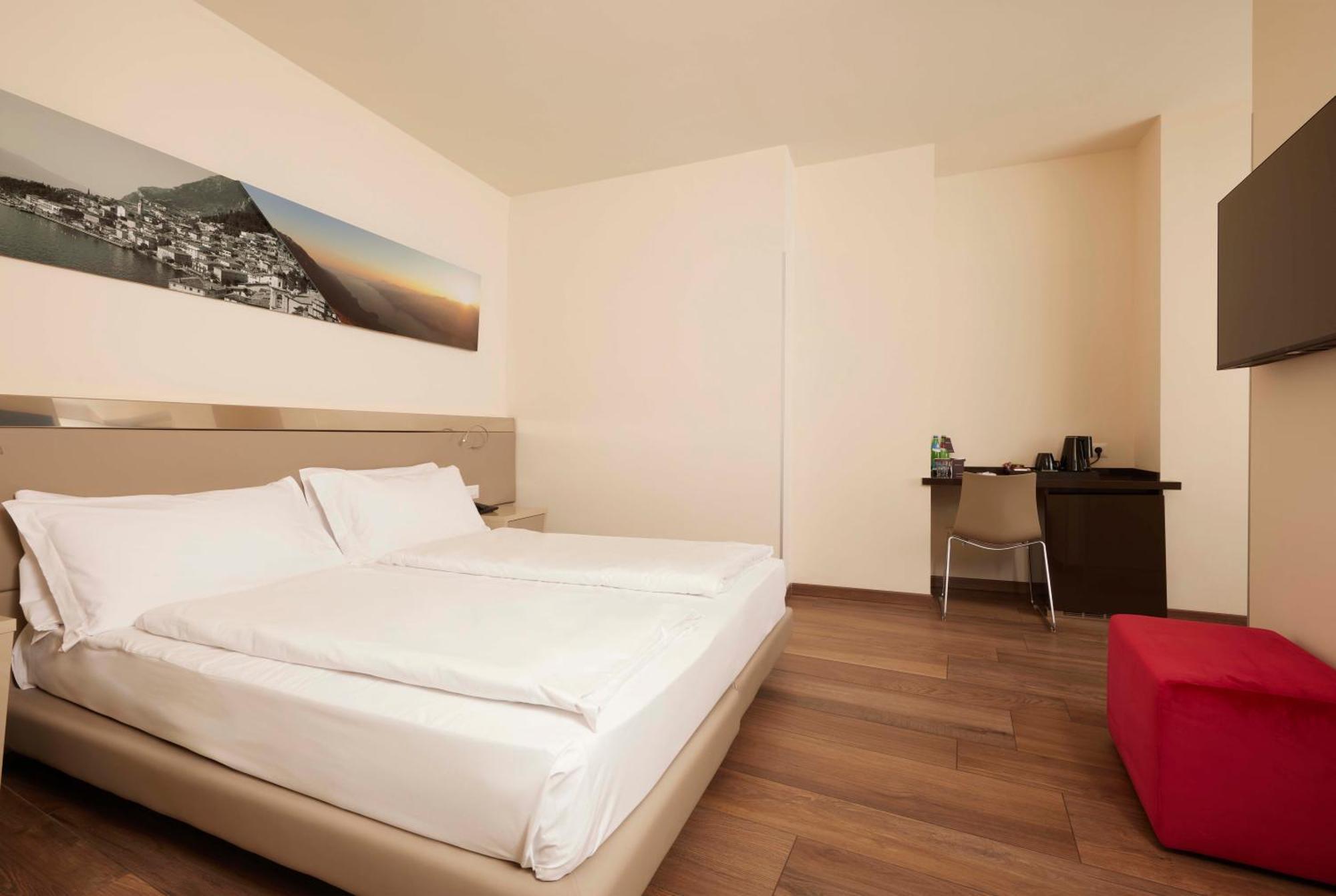 Hotel Atilius - Adults Only Limone sul Garda Værelse billede