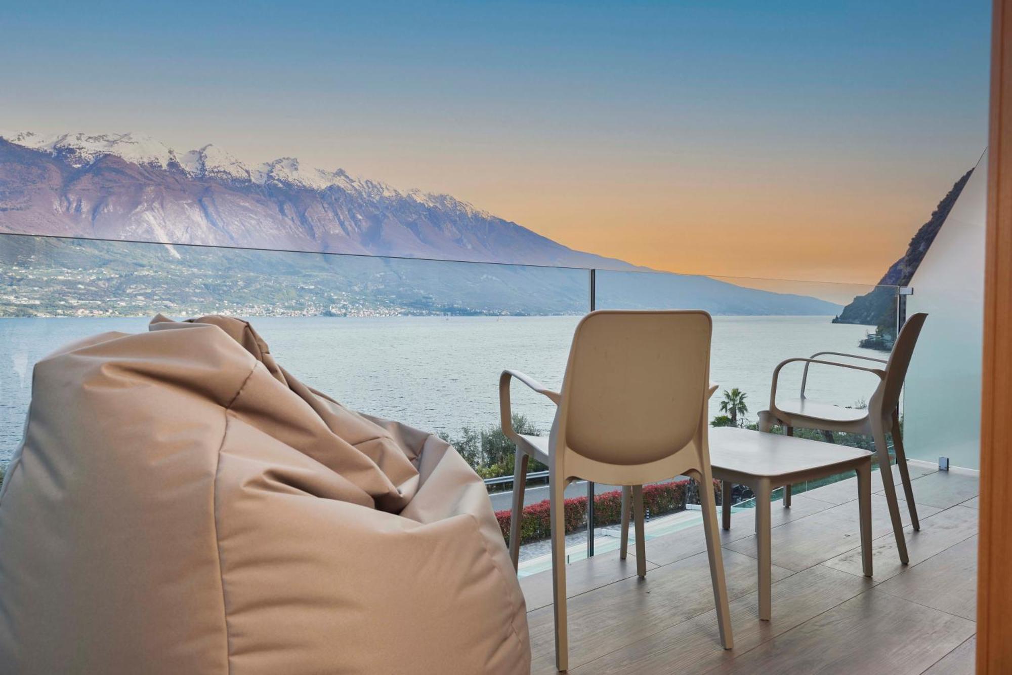 Hotel Atilius - Adults Only Limone sul Garda Værelse billede